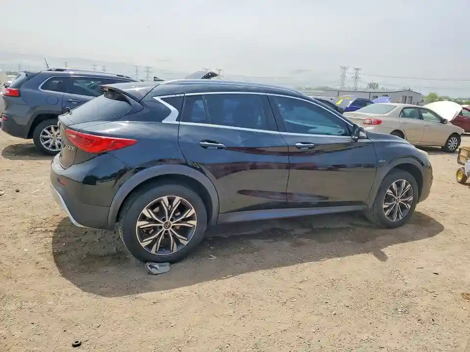 SJKCH5CR0HA022855 2017 INFINITI QX30-2