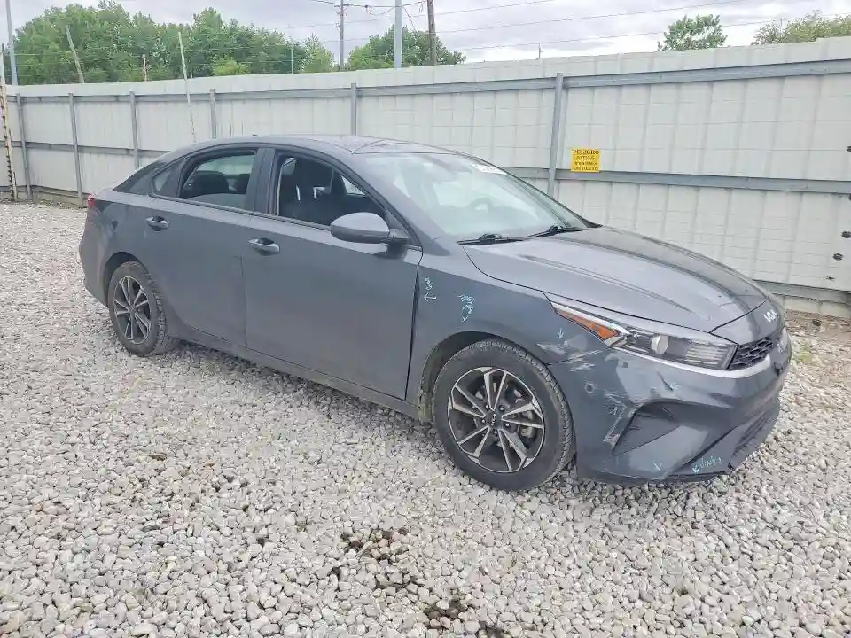 3KPF24AD1RE798865 2024 KIA FORTE LXS-3