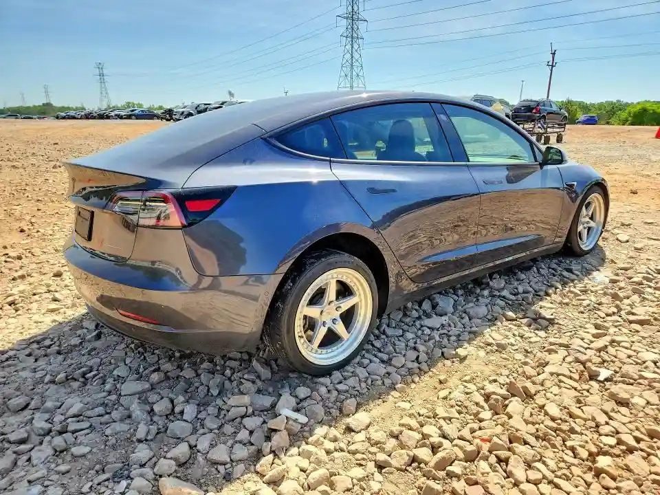 5YJ3E1EC8LF586203 2020 TESLA MODEL 3-2