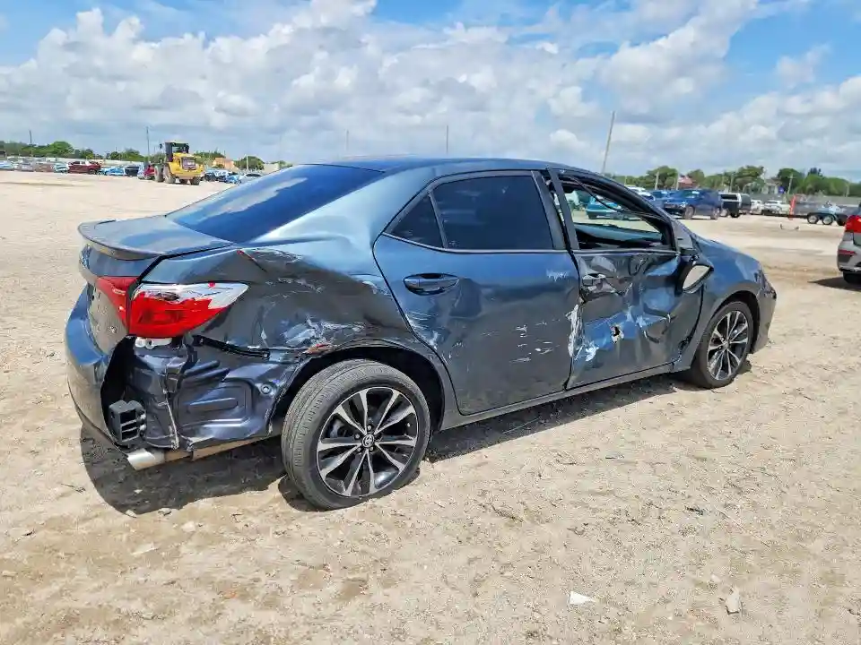 5YFBURHE6JP821676 2018 TOYOTA COROLLA-2