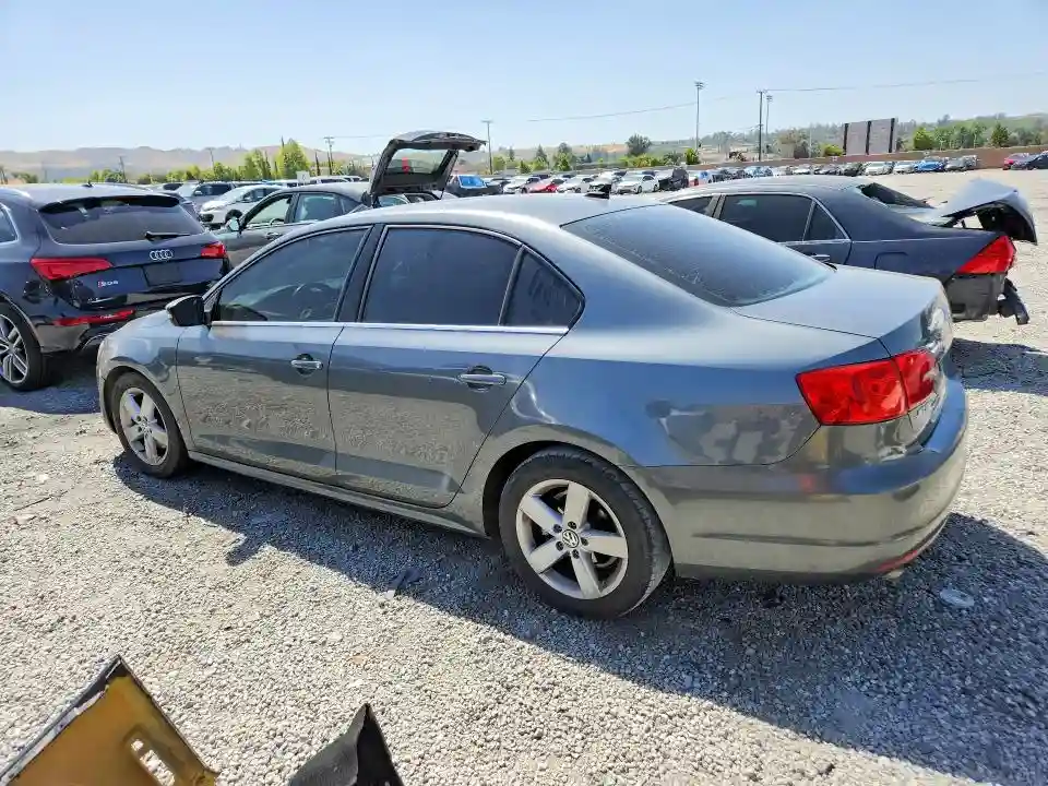 3VWLL7AJXEM374363 2014 VOLKSWAGEN JETTA-1