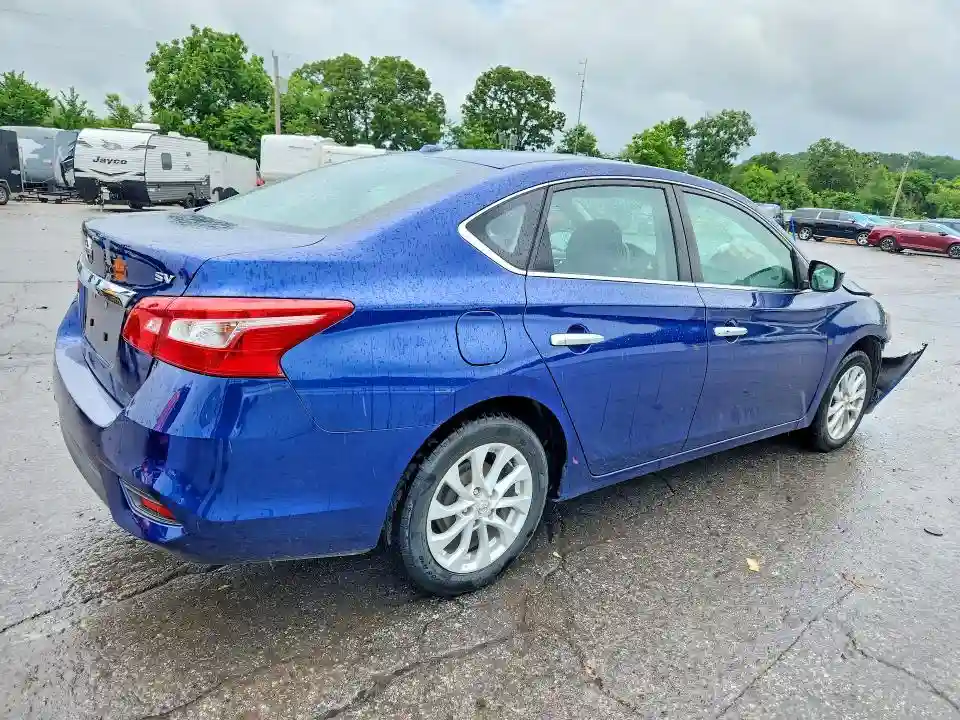 3N1AB7AP1JY272621 2018 NISSAN SENTRA-2