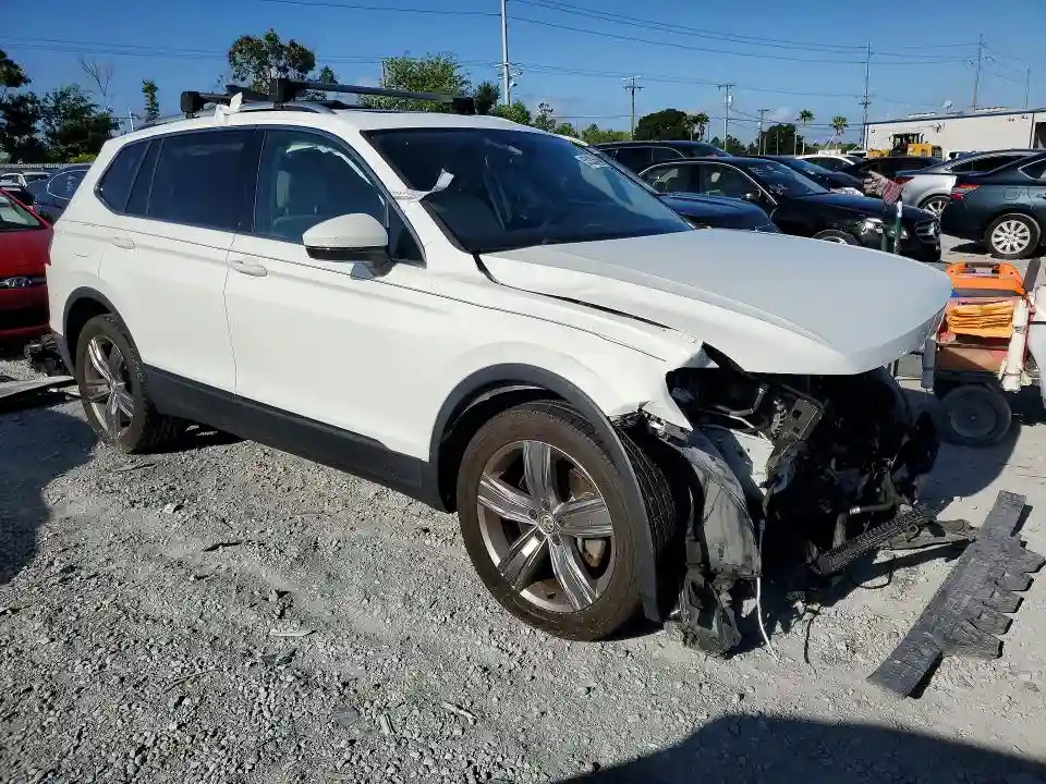3VV5B7AX5JM004680 2018 VOLKSWAGEN TIGUAN-3
