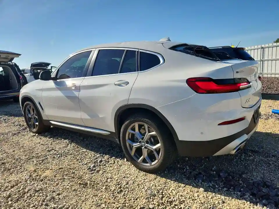 5UX33DT09R9T74413 2024 BMW X4-1