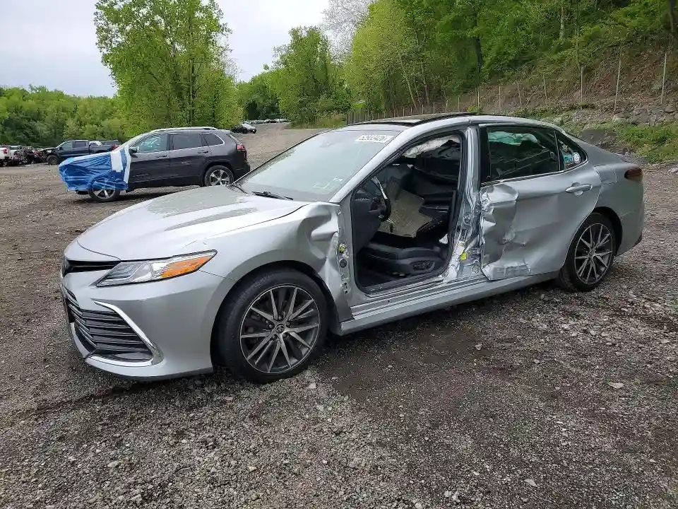 4T1F11BK9NU064576 2022 TOYOTA CAMRY-0