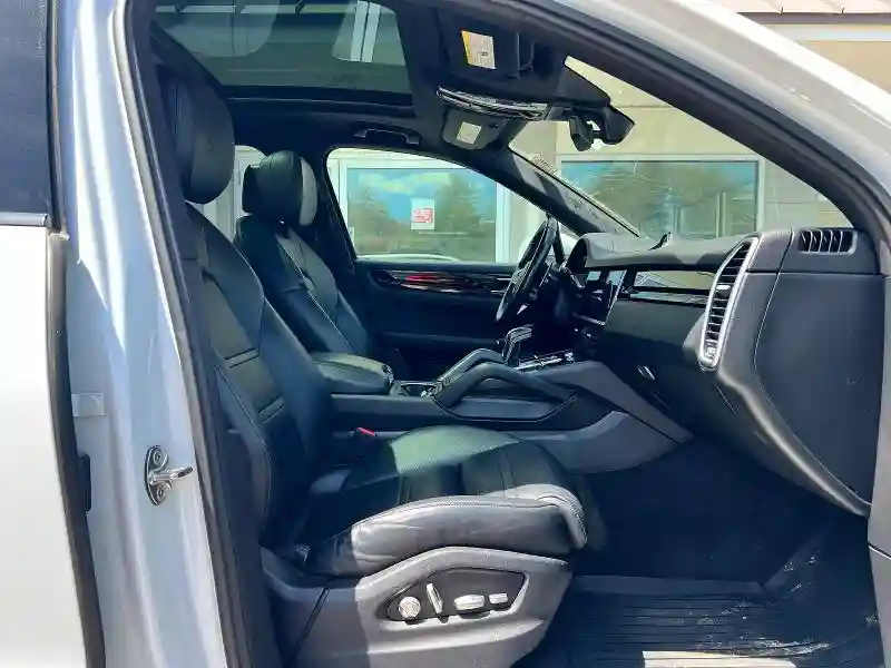 WP1AA2AY2KDA00870 2019 PORSCHE CAYENNE-4