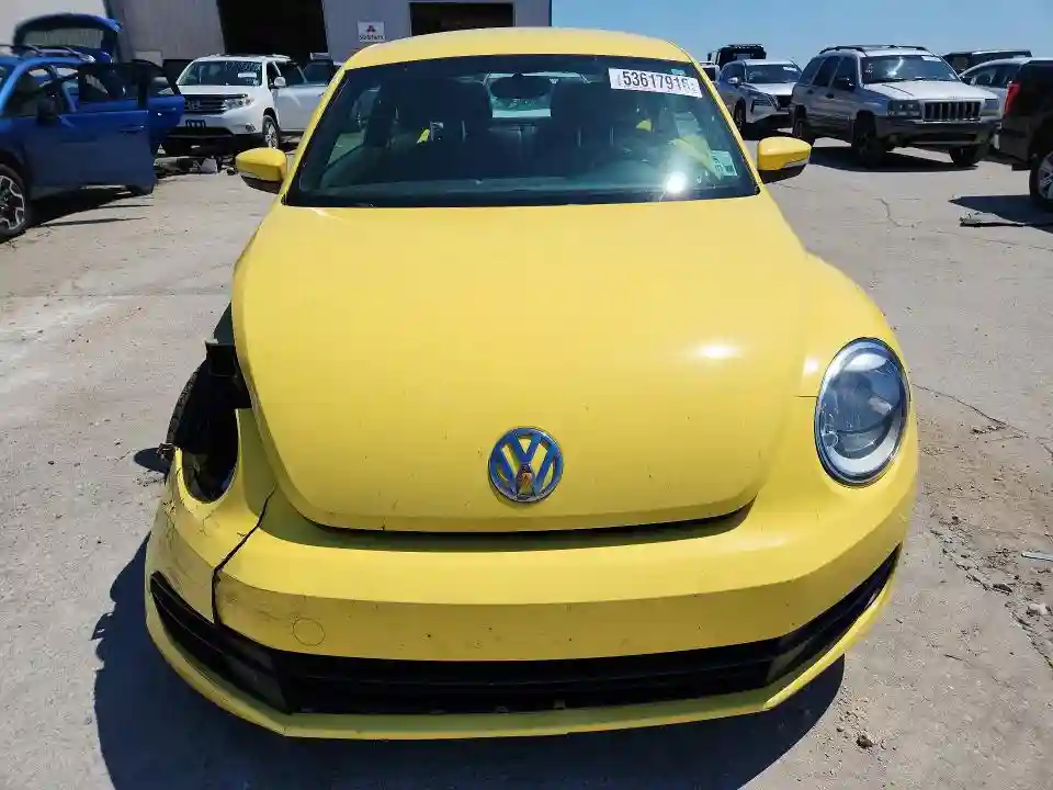 3VWJX7AT2EM601042 2014 VOLKSWAGEN BEETLE-4