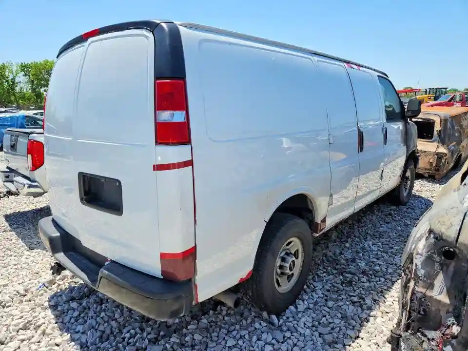 1GTZ7GF70M1180208 2021 GMC SAVANA-2