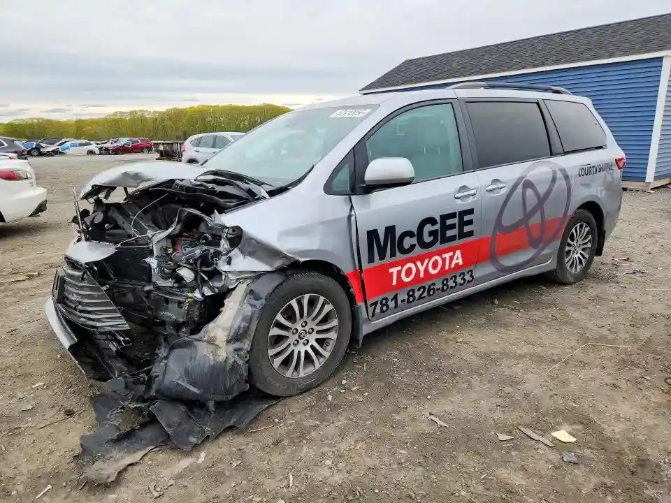 5TDYZ3DC7JS938249 2018 TOYOTA SIENNA-0