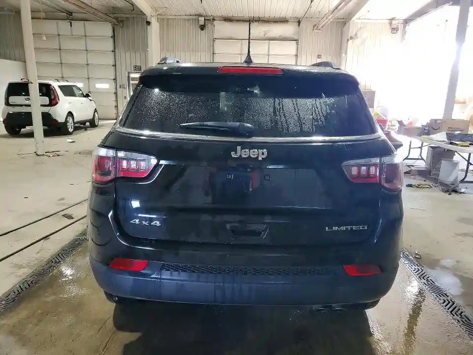 3C4NJDCB7JT255563 2018 JEEP COMPASS-5