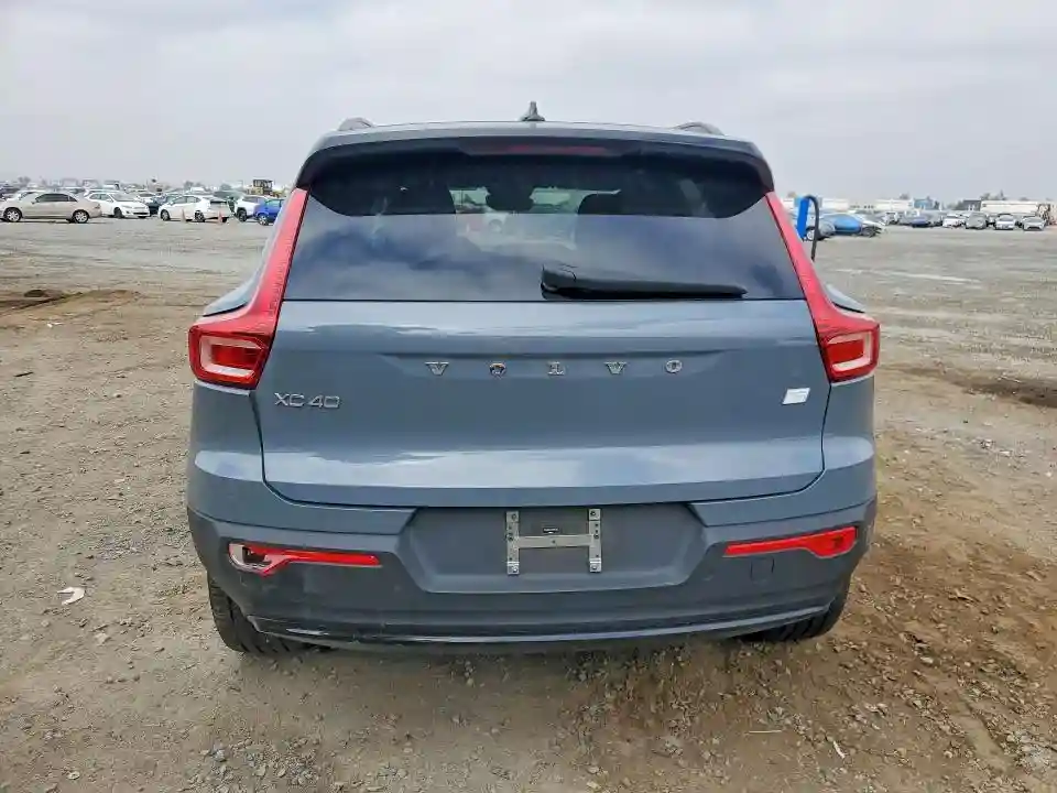 YV4ED3UL8P2076156 2023 VOLVO XC40-5