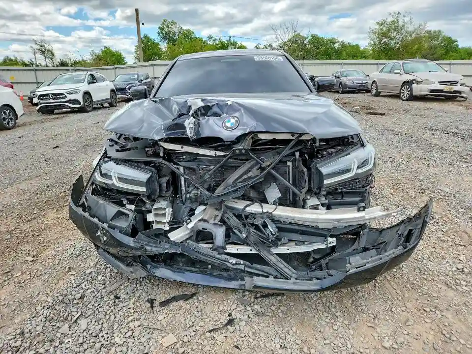 WBA13BK05MCG72869 2021 BMW M5-4