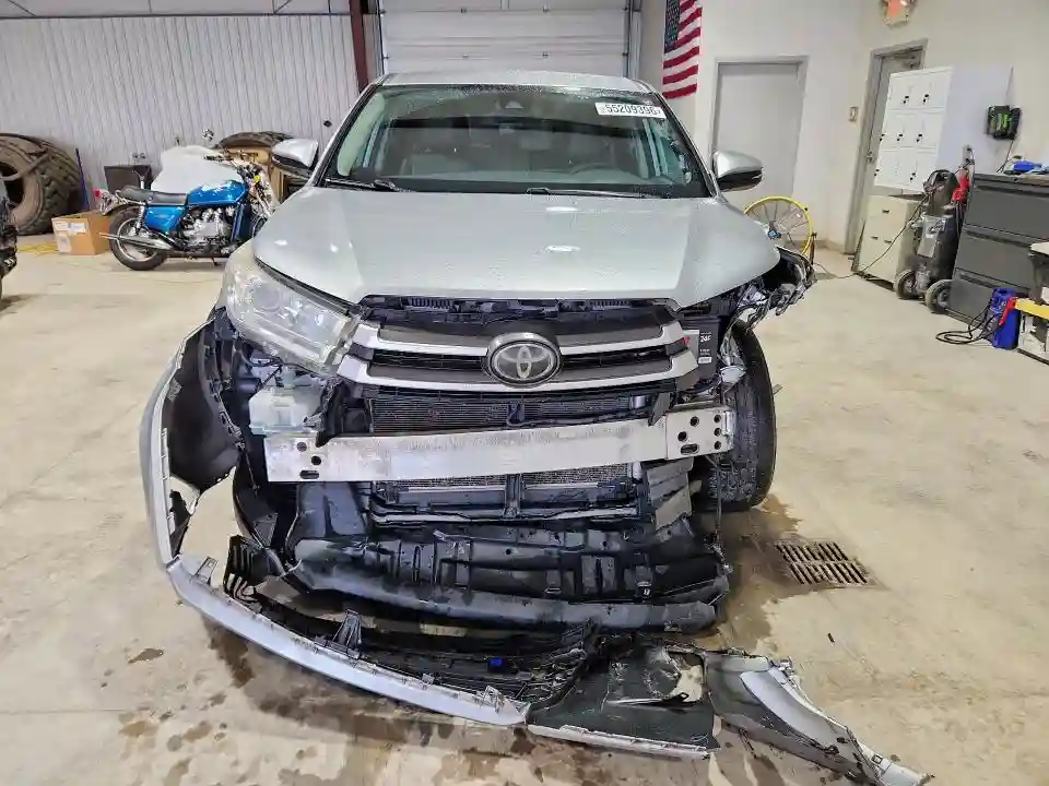 5TDZARFH0JS035819 2018 TOYOTA HIGHLANDER-4