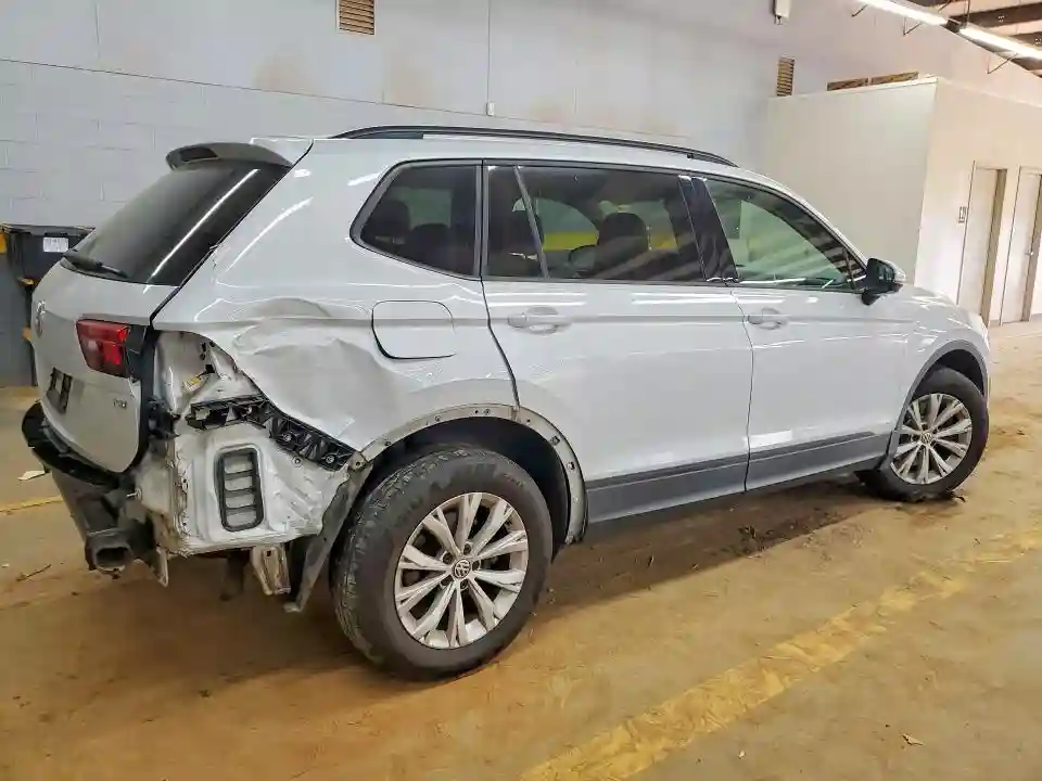 3VV1B7AX9JM035140 2018 VOLKSWAGEN TIGUAN-2