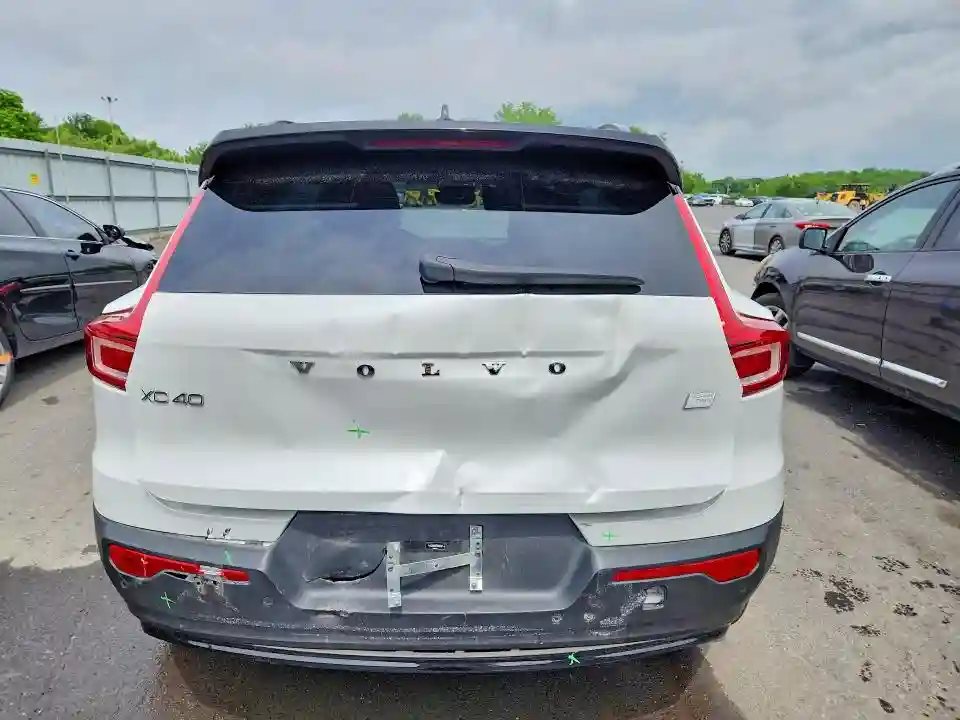 YV4ED3UMXP2023337 2023 VOLVO XC40-5