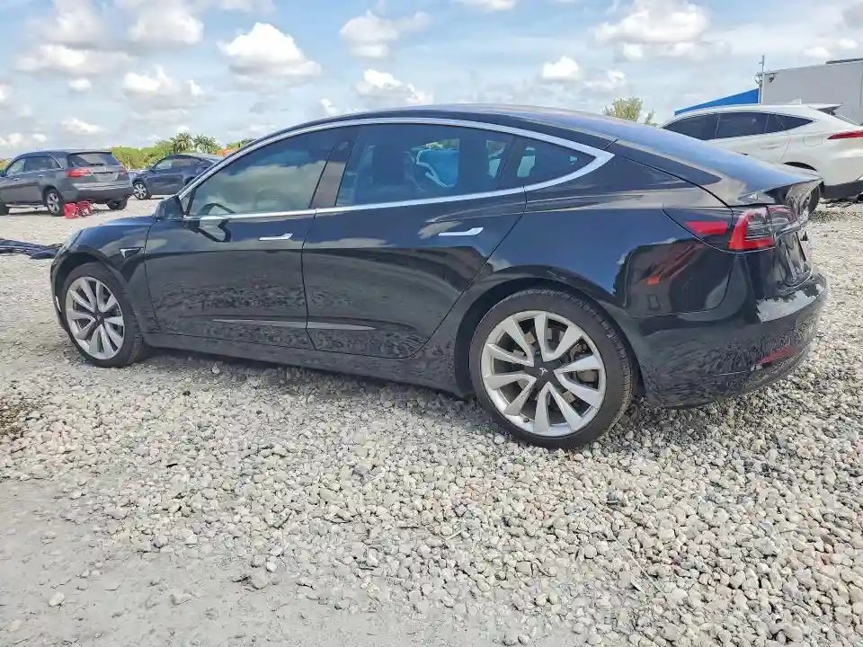 5YJ3E1EA9JF005884 2018 TESLA MODEL 3-1