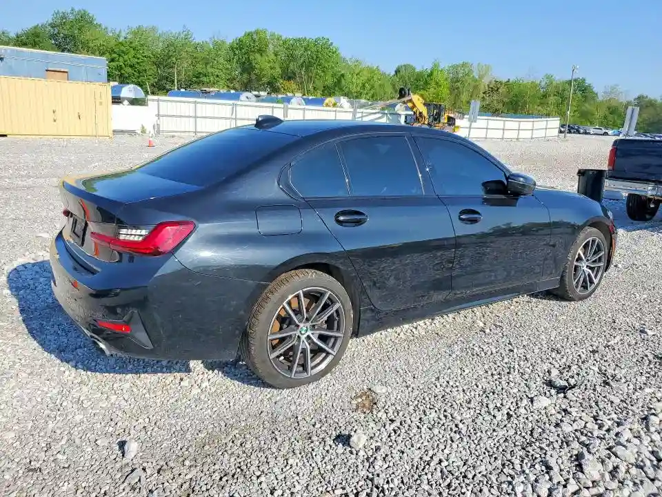 3MW5R7J02N8C25615 2022 BMW 3 SERIES-2