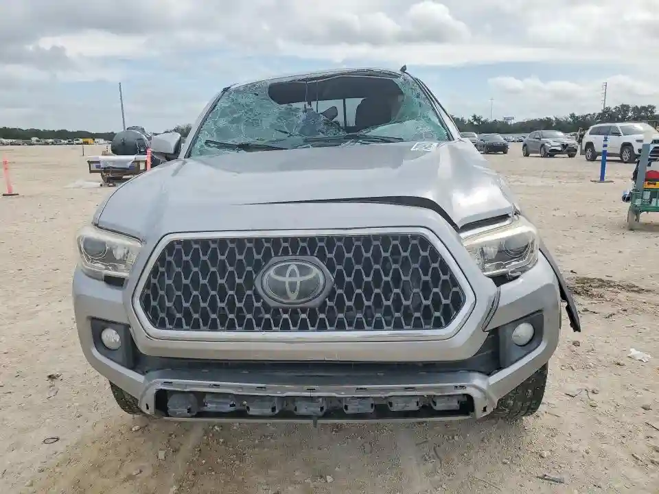 5TFCZ5AN8JX145113 2018 TOYOTA TACOMA-4