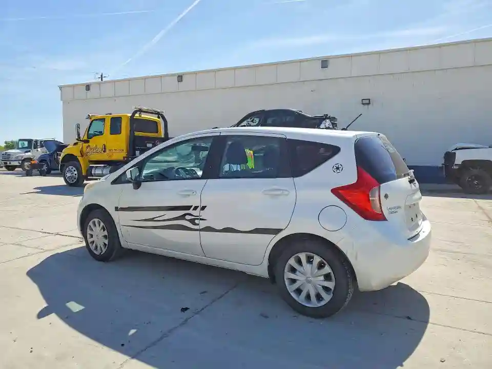3N1CE2CP8FL382232 2015 NISSAN VERSA-1