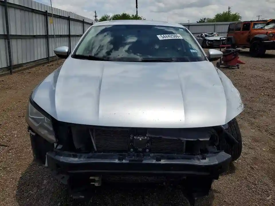 1VWBA7A36JC013050 2018 VOLKSWAGEN PASSAT-4