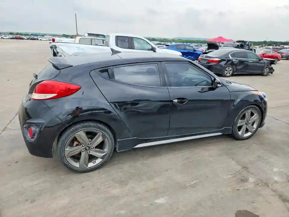 KMHTC6AE4FU240862 2015 HYUNDAI VELOSTER-2