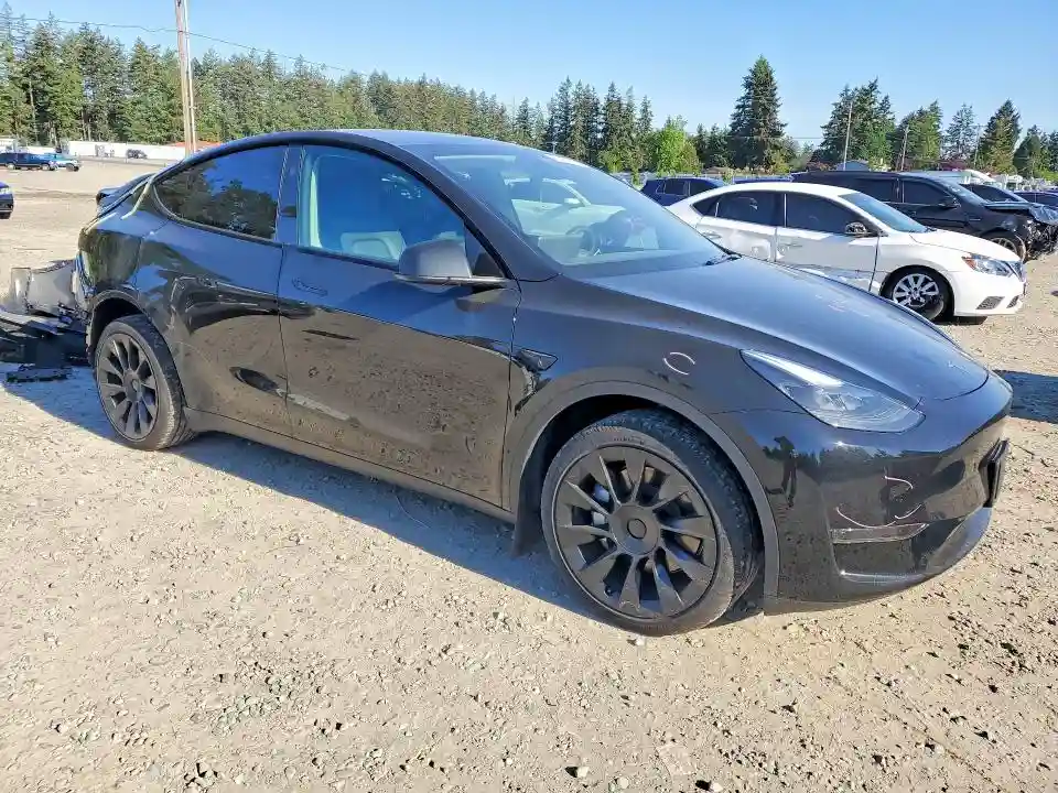 7SAYGDED8RF086063 2024 TESLA MODEL Y-3
