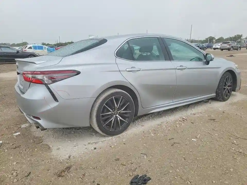 4T1G11BK1NU051406 2022 TOYOTA CAMRY-2
