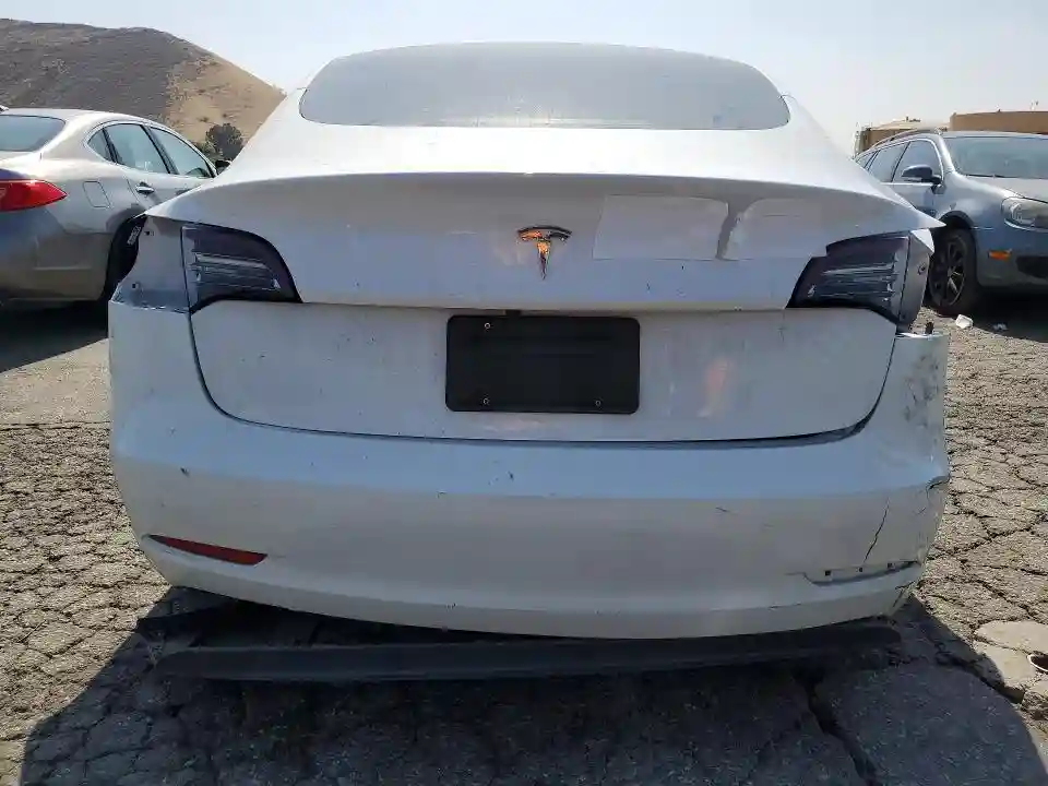 5YJ3E1EA2PF476364 2023 TESLA MODEL 3-5