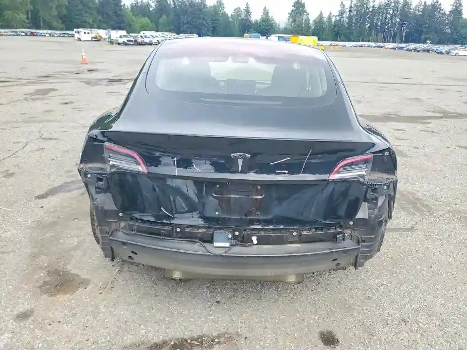 5YJ3E1EA9JF033801 2018 TESLA MODEL 3-5