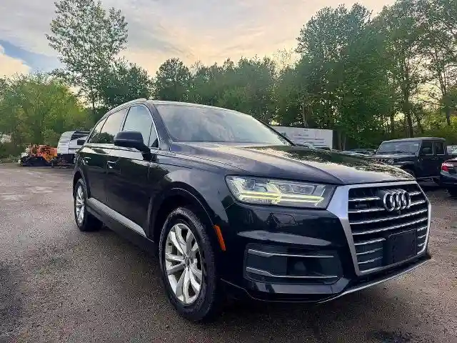 WA1LAAF7XKD008245 2019 AUDI Q7-0