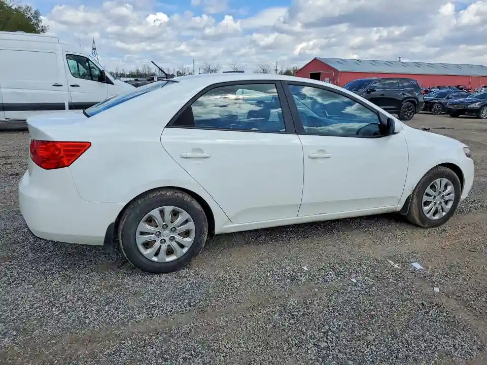KNAFT4A20D5661185 2013 KIA FORTE-2