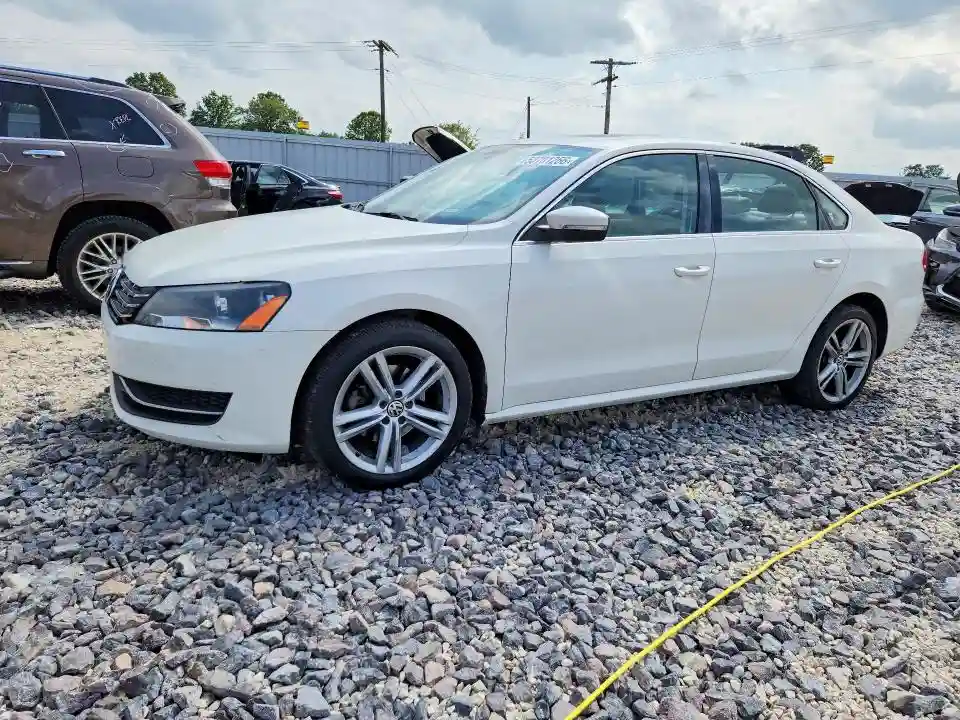 1VWBN7A33DC102258 2013 VOLKSWAGEN PASSAT-0
