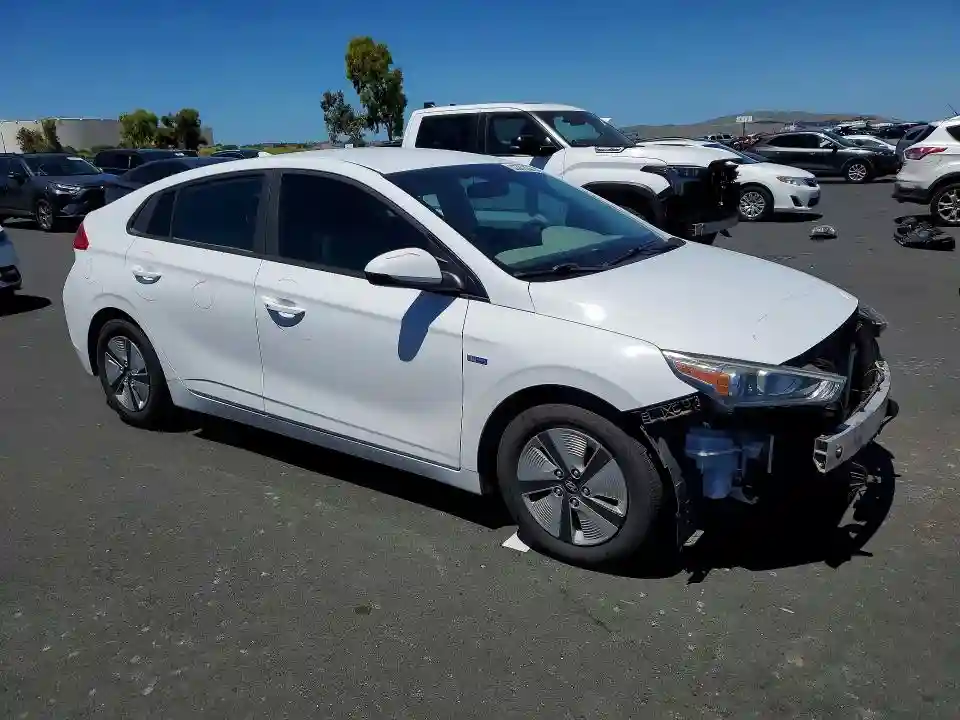 KMHC65LC9JU097543 2018 HYUNDAI IONIQ-3