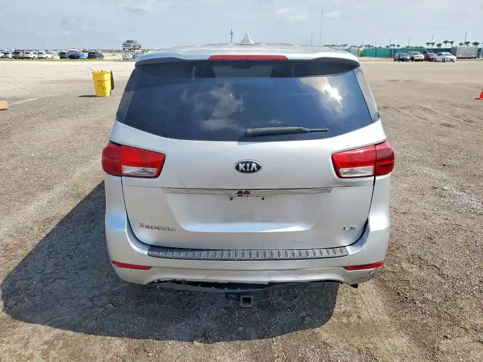 KNDMB5C14H6227293 2017 KIA SEDONA-5