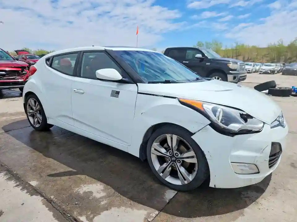 KMHTC6AD4CU028143 2012 HYUNDAI VELOSTER-3