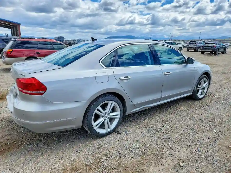 1VWCN7A31DC139510 2013 VOLKSWAGEN PASSAT-2