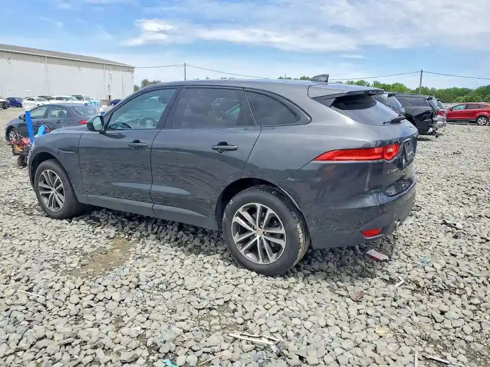 SADCJ2BV7HA050368 2017 JAGUAR F-PACE-1