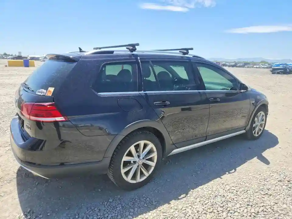 3VWH17AU2JM757522 2018 VOLKSWAGEN GOLF-2