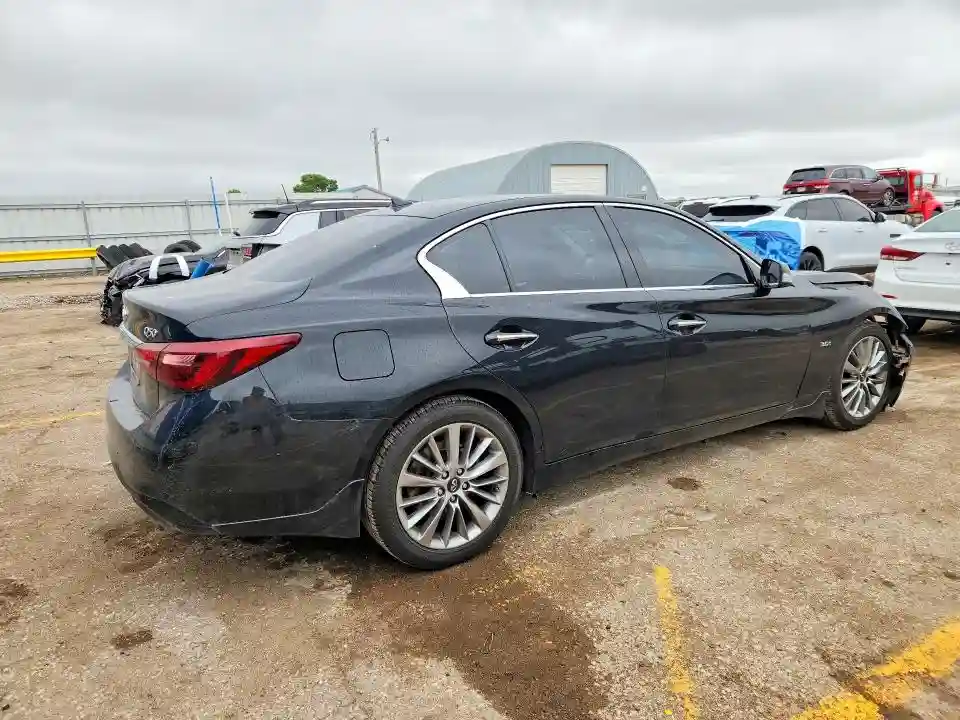 JN1EV7ARXJM445503 2018 INFINITI Q50-4