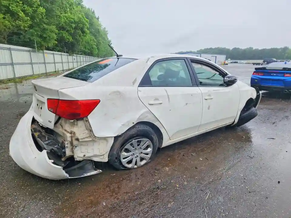KNAFU4A20A5055653 2010 KIA FORTE-2