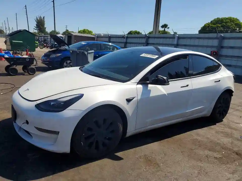 5YJ3E1EB6PF393626 2023 TESLA MODEL 3-0