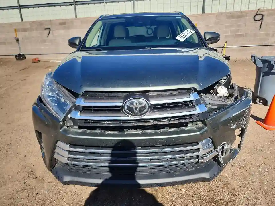 5TDDZRFH8JS877553 2018 TOYOTA HIGHLANDER-4