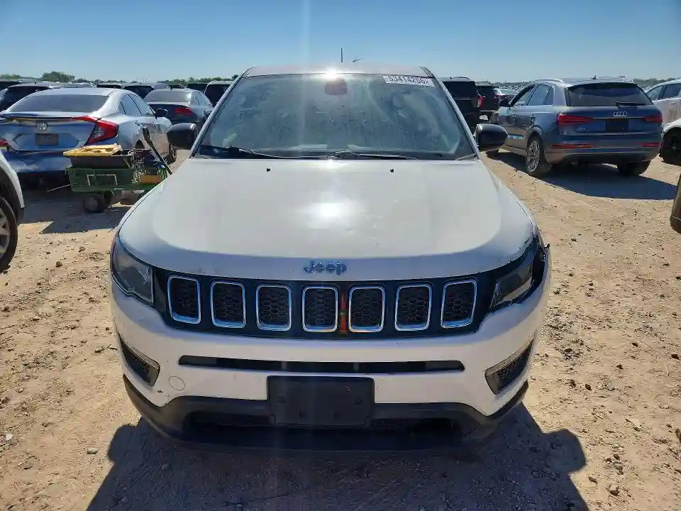 3C4NJCABXMT535902 2021 JEEP COMPASS-4