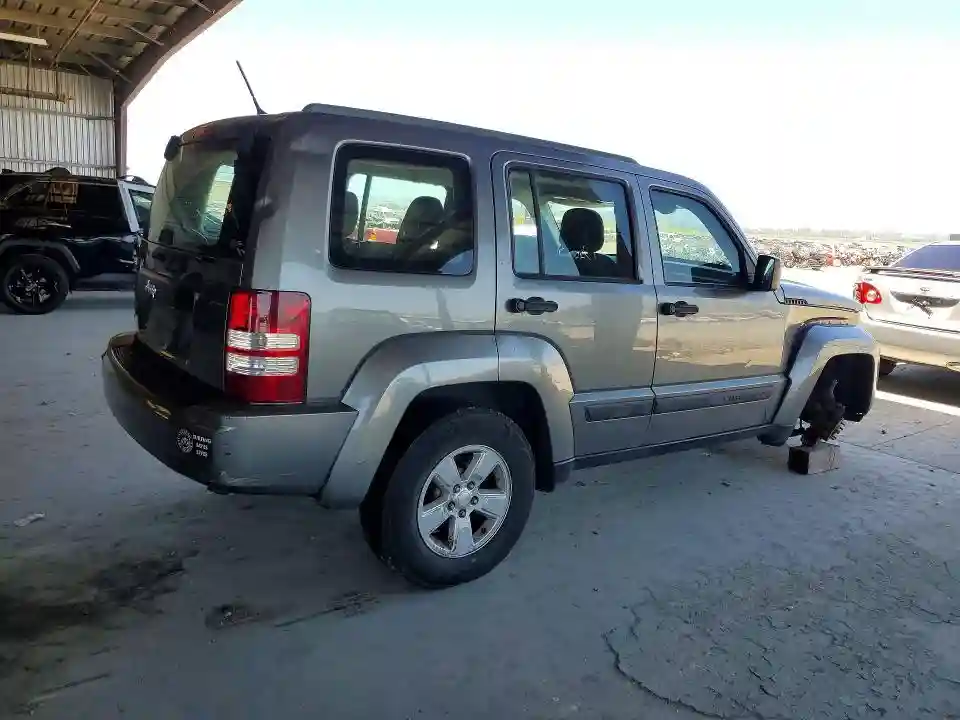 1C4PJMAK2CW183552 2012 JEEP LIBERTY-2
