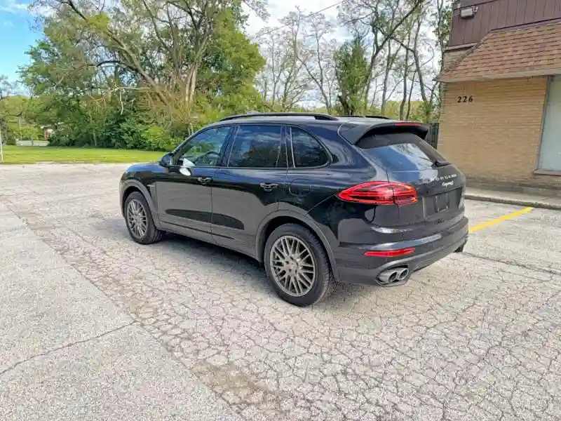 WP1AE2A29GLA17811 2016 PORSCHE CAYENNE-2