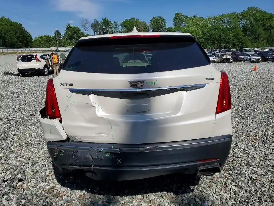 1GYKNBRS2HZ137047 2017 CADILLAC XT5-5