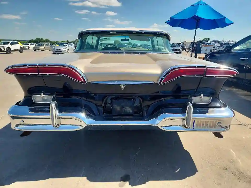 X8SX704466 1958 FORD SADAN-5