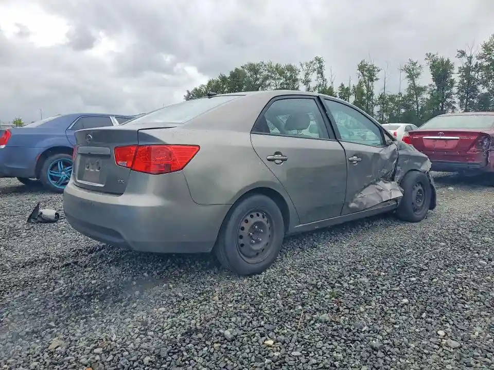 KNAFU4A2XA5809660 2010 KIA FORTE-2