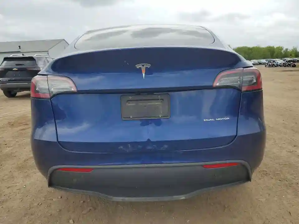 7SAYGDEE2PA178983 2023 TESLA MODEL Y-5