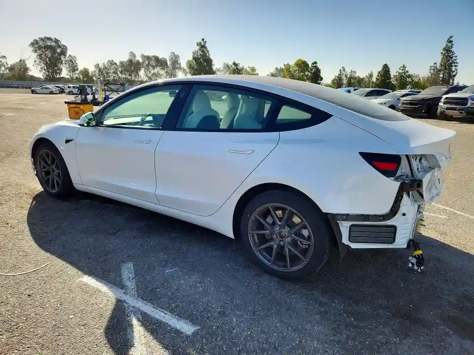 5YJ3E1EA5PF466296 2023 TESLA MODEL 3-1